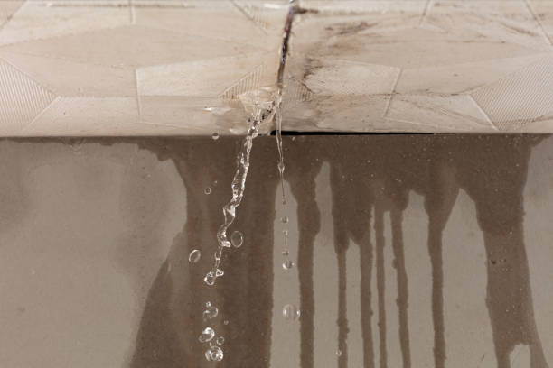 Professional Water Extraction technician working in Sellersville, PA